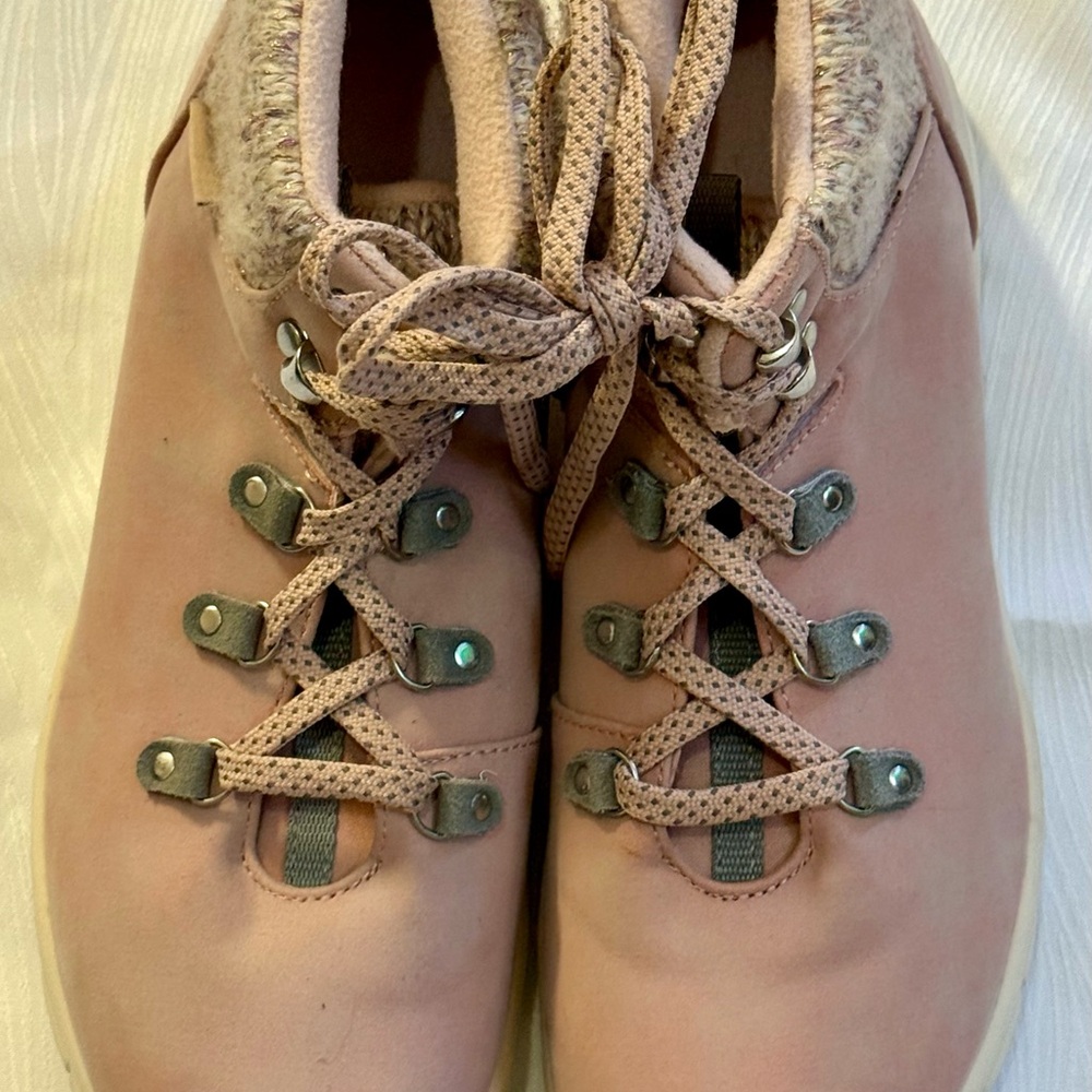 Skechers Women’s 10 Knit Collar Hiker Boots Pink PKGY Memory Foam Lace Up Fall
